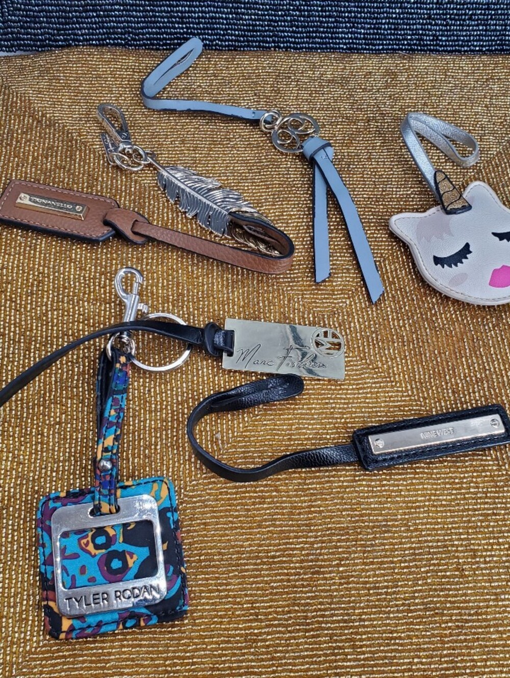Nice Lot of 7 purse charms, keychains (J1)